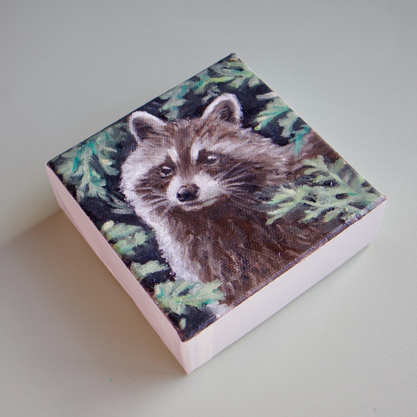 Hand-painted small raccoon oil painting original painting of animal raccoon cute artwork